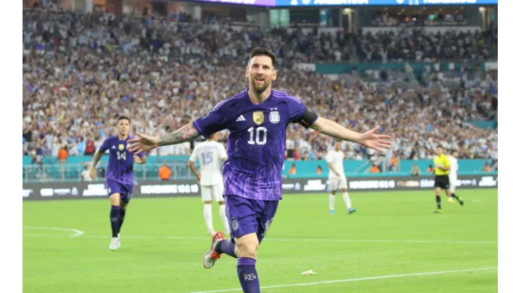 Argentina goleó 3-0 a una débil Honduras con un doblete de Lionel Messi [VIDEO]