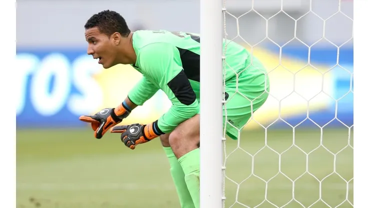 Esteban Alvarado cometió un grave error que a la postre terminó en el gol del empate de Corea (Getty)
