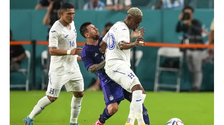 Lionel Messi se pronuncia de la fuerte marca que le aplicó Honduras