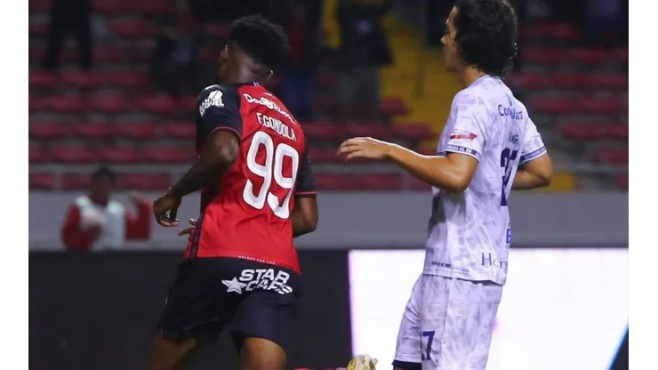 Freddy Góndola le da un nuevo triunfo a Alajuelense