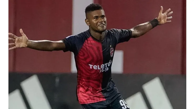 Jorlian Sánchez quiere ser el máximo goleador de la LPF