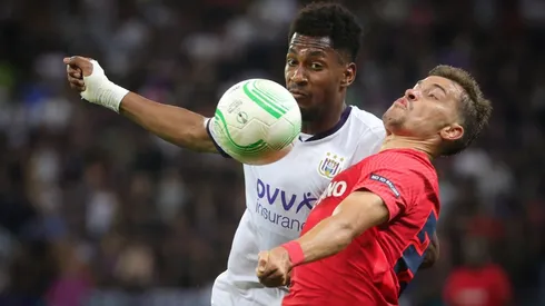 Anderlecht de Murillo saca un vital empate en Bucarest