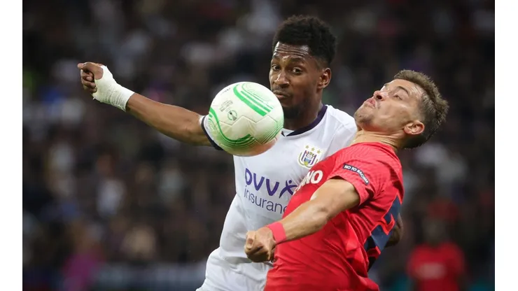 Anderlecht de Murillo saca un vital empate en Bucarest