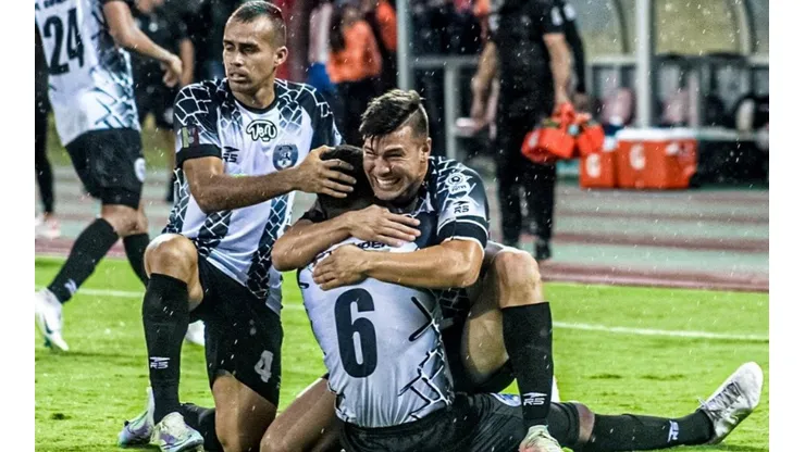 Jovani Welch le da el triunfo a Zamora en el último minuto