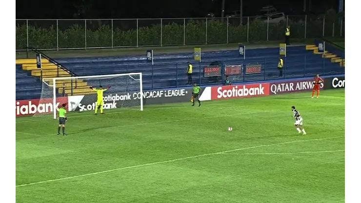 Así fue el penal atajado por Jonatan Rougier para clasificar a Motagua [VIDEO]