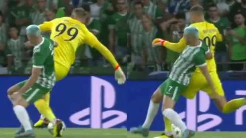 ¡Otra vez con los pies! Donnarumma estuvo cerca de regalar un gol en Champions [VIDEO]