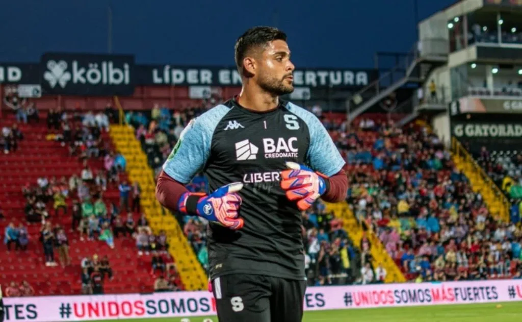 Kevin Chamorro seguirá su carrera en Portugal (Saprissa).