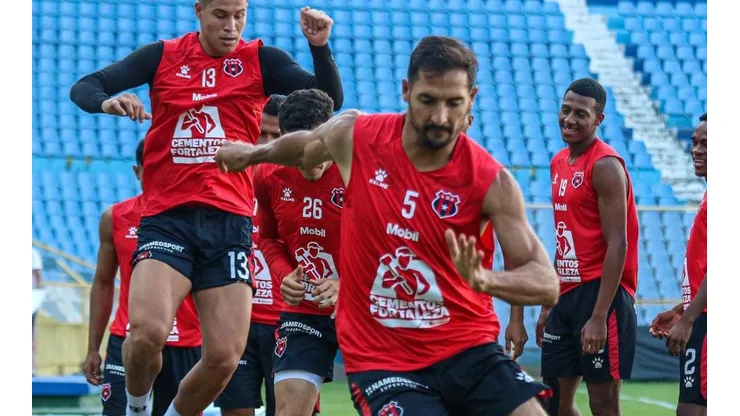 Alajuelense blindó a Celso Borges.