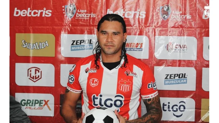 ¡Sin debutar! Primer inconveniente del Gullit Peña con el Club Vida en Honduras