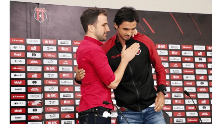 Bryan Ruiz exime de culpa a Agustín Lleida y revela qué le confesó cuando lo despidió en el vestuario.