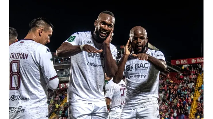 Saprissa vence a Alajuelense en el Clásico Nacional