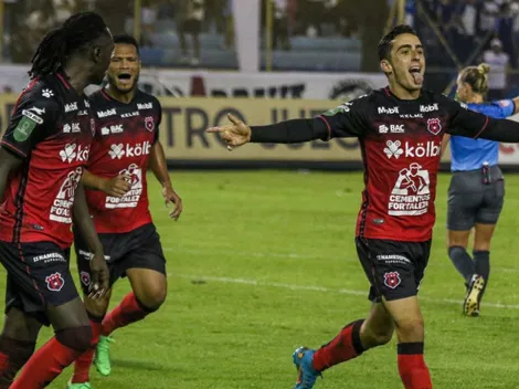 Alajuelense vence a Alianza y pone un pie en las semifinales