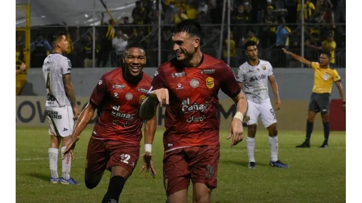 Real España golpeó a Herediano en Liga Concacaf.
