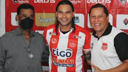 Gullit Peña llega a Honduras con ganas de ser campeón