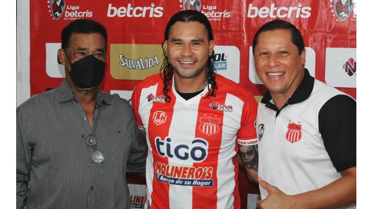 Gullit Peña llega a Honduras con ganas de ser campeón