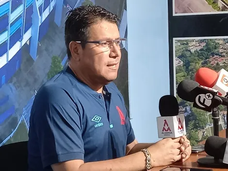 El técnico de Alianza se quejó del arbitraje tras perder contra Alajuelense