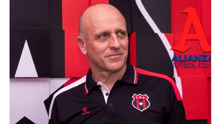 Fabián Coito habló sobre las bajas de Alajuelense para visitar al Alianza