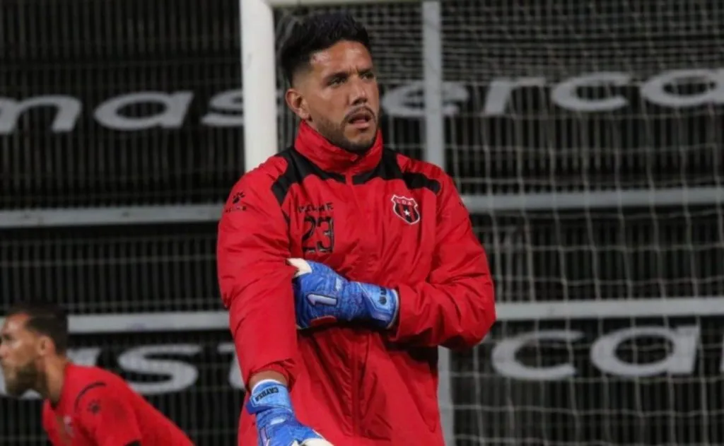 Leonel Moreira no sigue en Alajuelense (LDA).