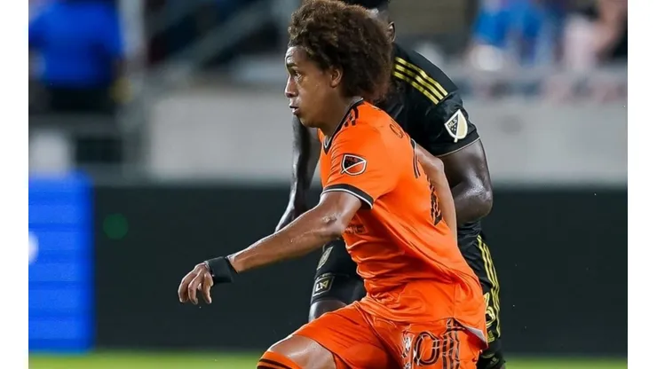 Carrasquilla da una asistencia en el triunfo de Dynamo