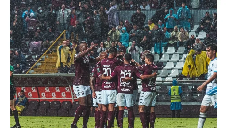 Saprissa muestra un gran nivel y apunta con todo al liderato del grupo B (Saprissa)