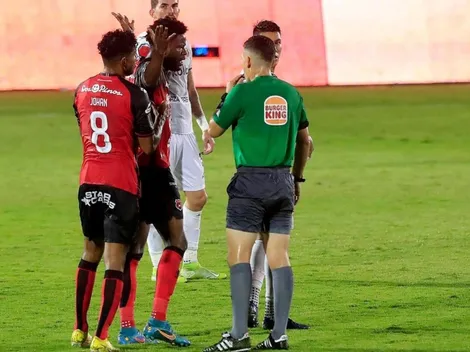 Freddy Góndola anota y se va expulsado con polémica [VIDEO]