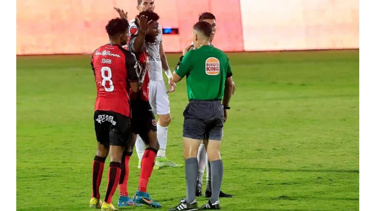 Freddy Góndola fue expulsado de forma injusta