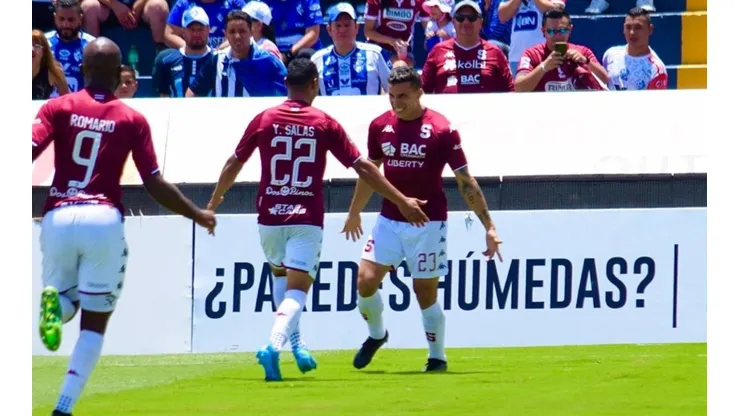 Saprissa ganó de visita al campeón y ya sueña con llegar a la cima del grupo (Saprissa)