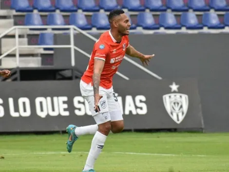 Ismael Díaz anota un doblete de golazos en Ecuador [VIDEO]