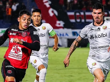 Con 9 hombres y un arbitraje cuestionable, Alajuelense rescató el empate ante Herediano