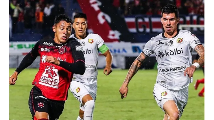 Alajuelense rescató un punto ante Herediano luego de ir abajo 2 por 0 (LDA)