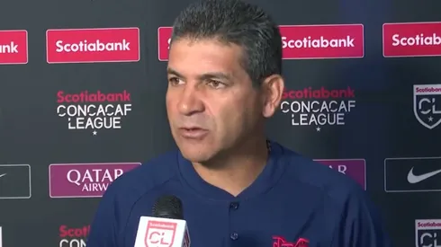 El futbol de Guatemala no avanza por culpa de la prensa, dice el técnico de Municipal