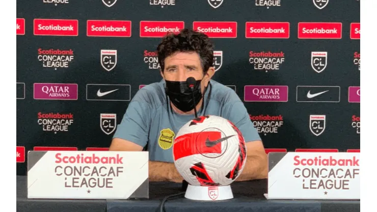 Héctor Vargas, DT de Real España: "Si el fútbol de Costa Rica tuviera dinámica sería imparable".