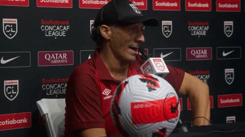 Pedro Troglio elogió la serie entre Olimpia y Municipal: "Me recordó noches de Copa Libertadores".