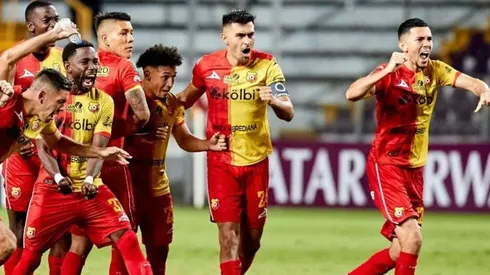 Herediano venció en penales al Pacific FC de Canadá y avanzó a cuartos de final (CSH)