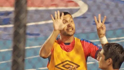 Jaime Alas podría enfrentar una dura sanción por el gesto contra la afición de Comunicaciones