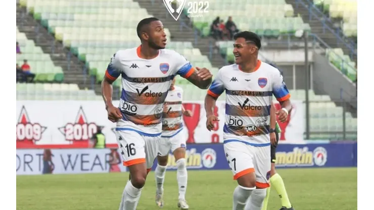 Alfredo Stephens sumó cinco partidos seguidos anotando