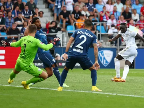 Autogol y otro grave error de Cristian Gamboa ante Bayern Múnich