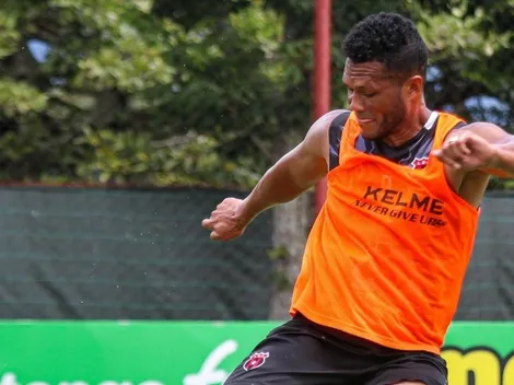 El panameño Rolando Blackburn sigue sin convencer en Alajuelense