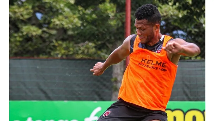 Rolando Blackburn sigue mostrando poco nivel (LDA)