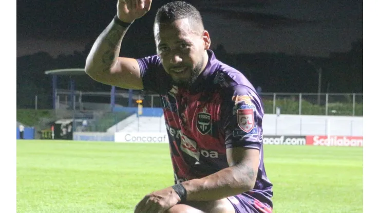 Tauro saca ventaja en la serie de Octavos de Final