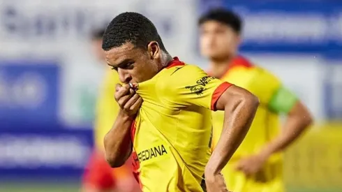 Elogios para Jewison Bennette: "Se lo merece y tiene capacidad para triunfar en Sunderland".