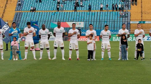 Comunicaciones presenta su nueva indumentaria