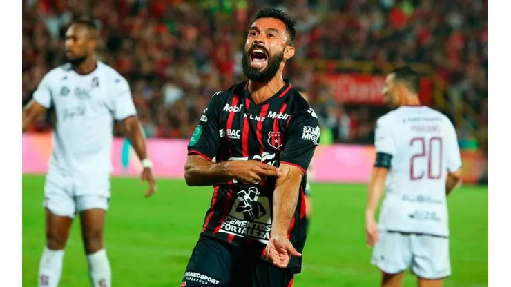 Alajuelense informa en cuanto podría recuperarse Giancarlo González