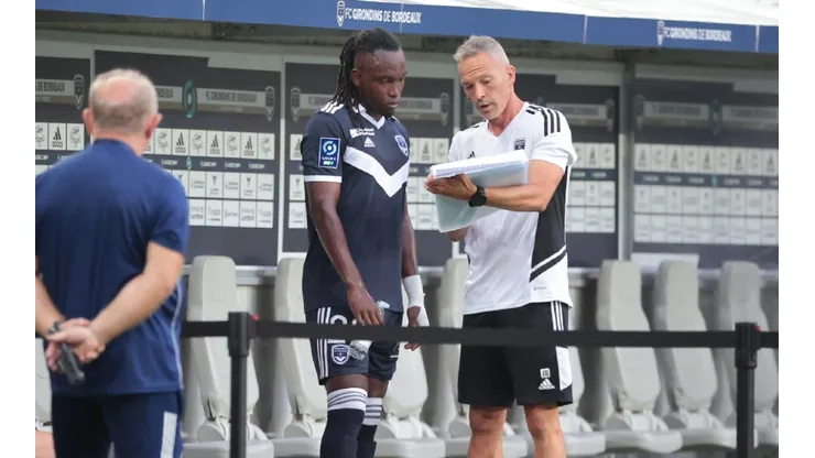 Alberth Elis debuta en la Segunda División de Francia con el Burdeos