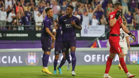 Michael Murillo marca doblete y avanza de ronda en Conference League