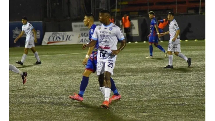 Kenny Martínez de 18 años pasará de Consultans Segunda División al Campeón Nacional, Cartaginés (Kenny Martínez, Instagram)