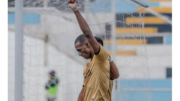 Abdiel Ayarza marca un doblete con Cusco
