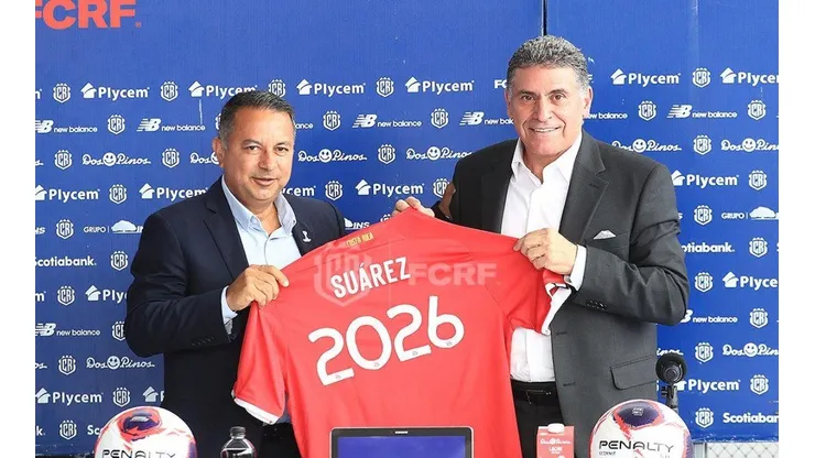 Oficial: Luis Fernando renovó con una Costa Rica que añora su sétimo Mundial en 2026.