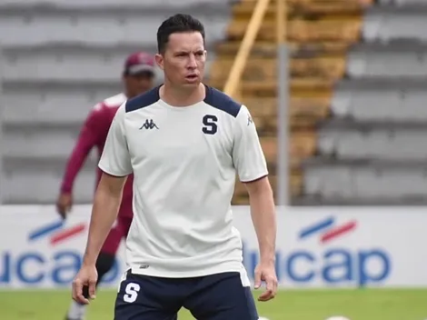 Bryan Oviedo le da la espalda al Saprissa y seguirá en el fútbol extranjero
