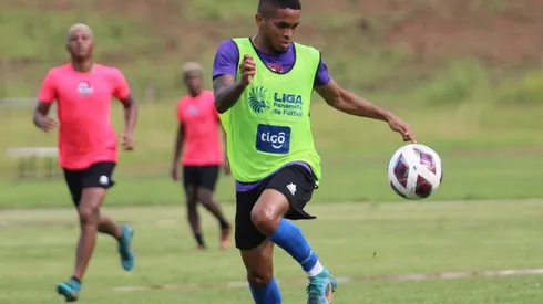 César Yanis seguirá militando en la LPF